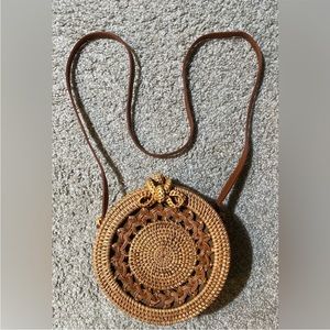 Round woven rattan bag